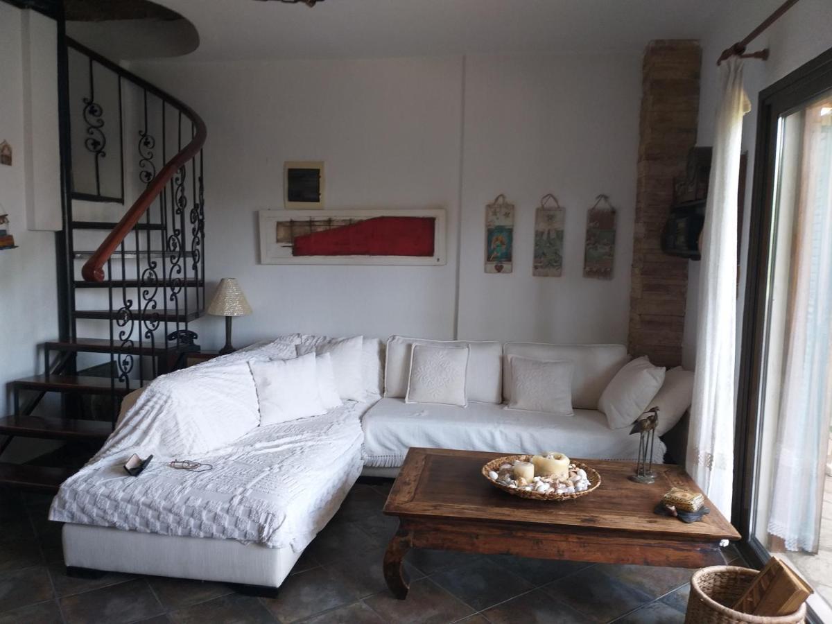 Minthi Villa Посиди Екстериор снимка